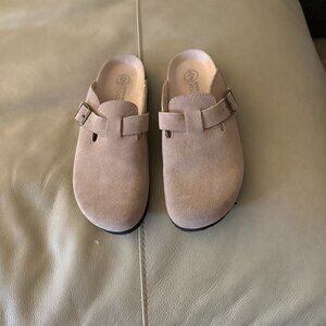 White Mountain Footbed Slip-on Shoes